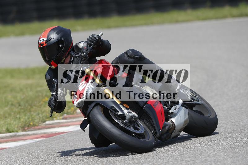 /27 12.06.2025 Ducati Schweiz Trackday Warmup  ADR/gelb-jeaune/32